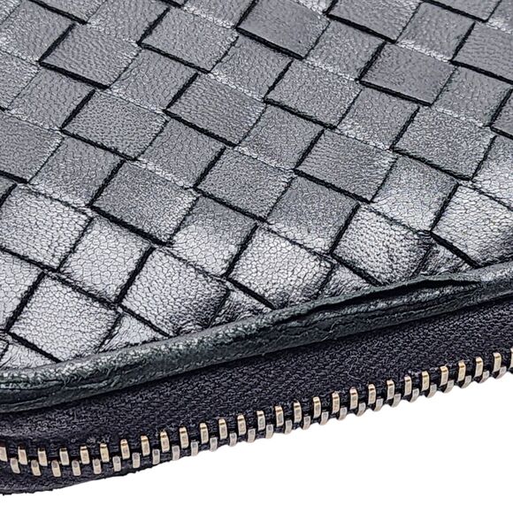 Bottega Veneta Intrecciato Leather Zip Around Wallet in Black - Picture 4 of 9